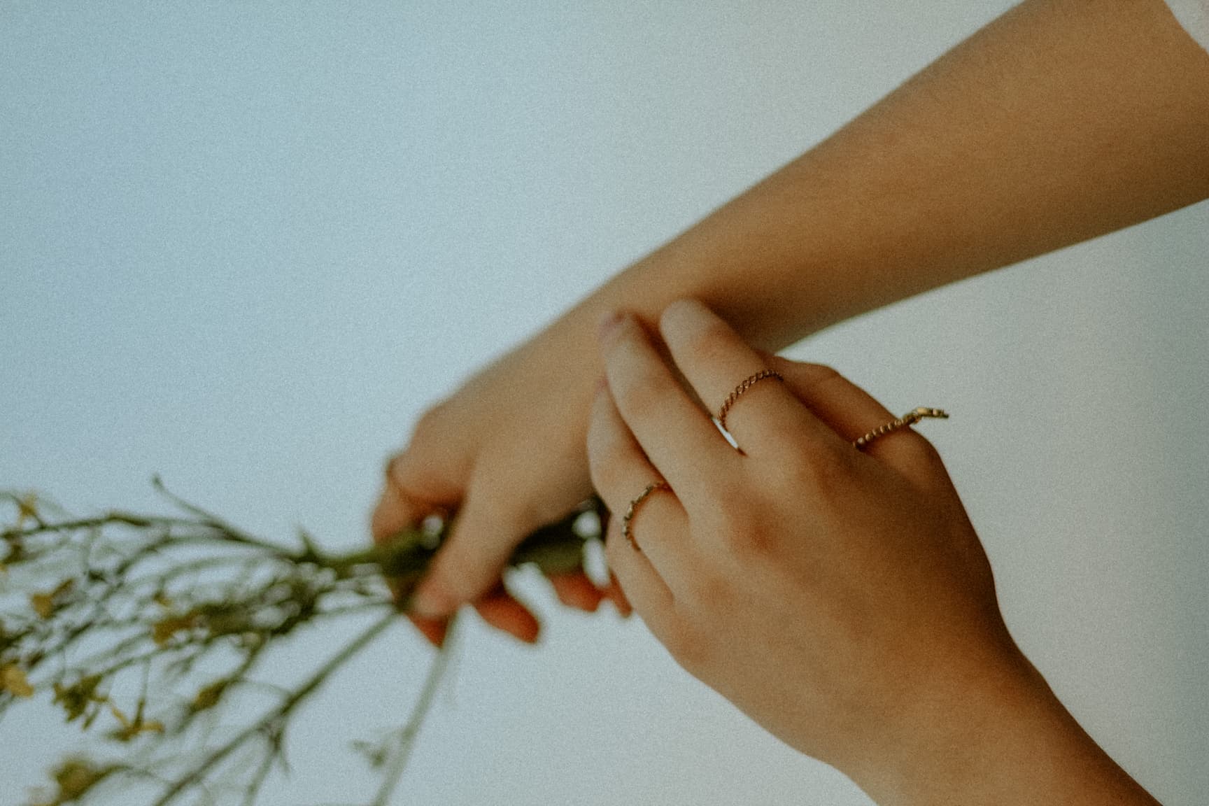 The #1 Mistake You’re Making When Applying Perfume (And How to Fix It)
