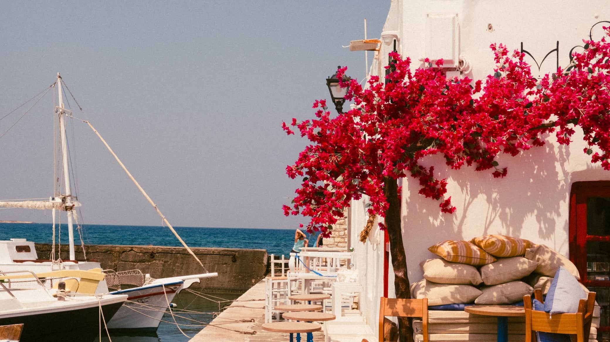 Choosing a Signature Scent for Your Summer Getaway