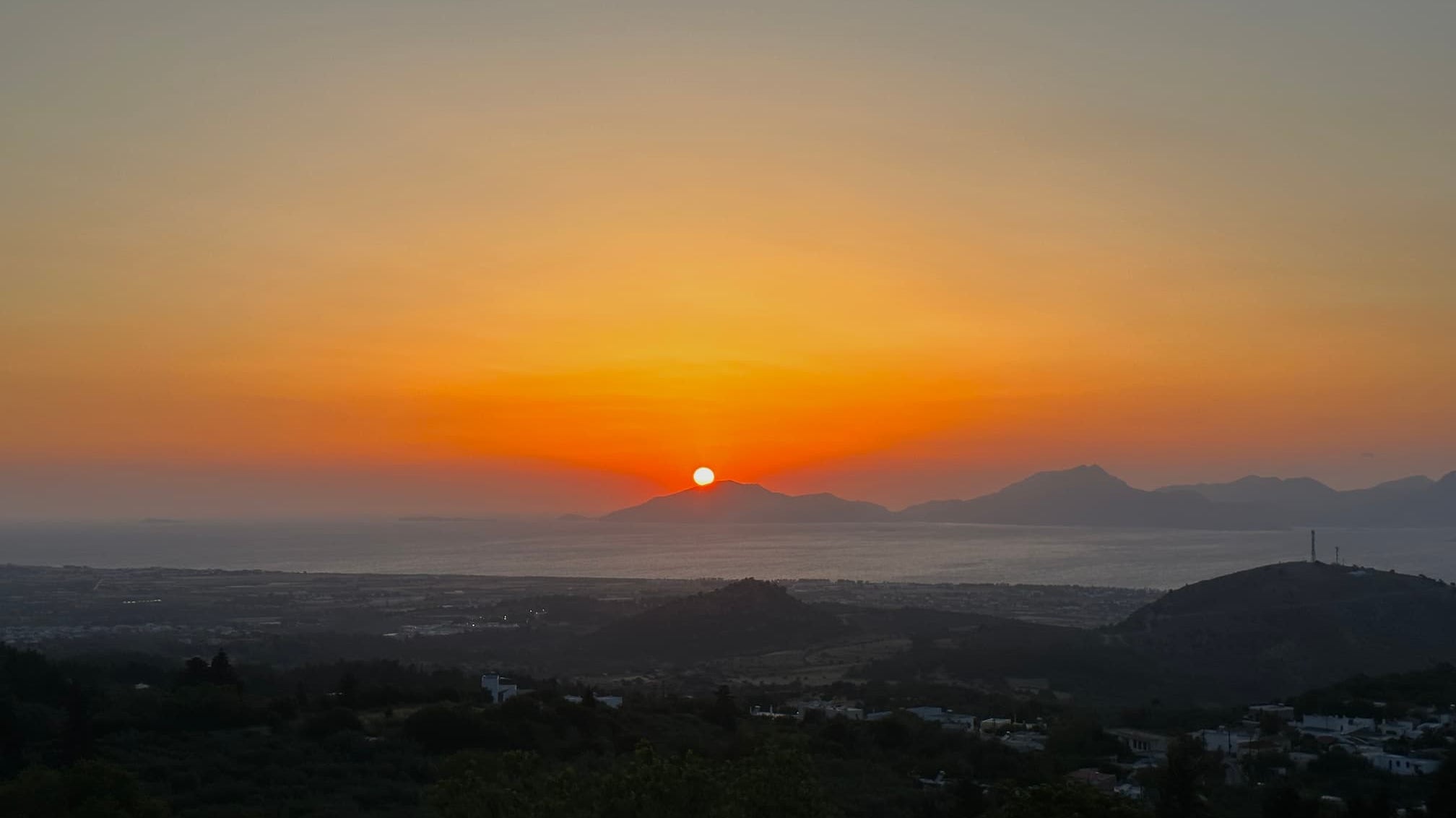 4 Perfect Perfumes to Transition from Summer to Fall