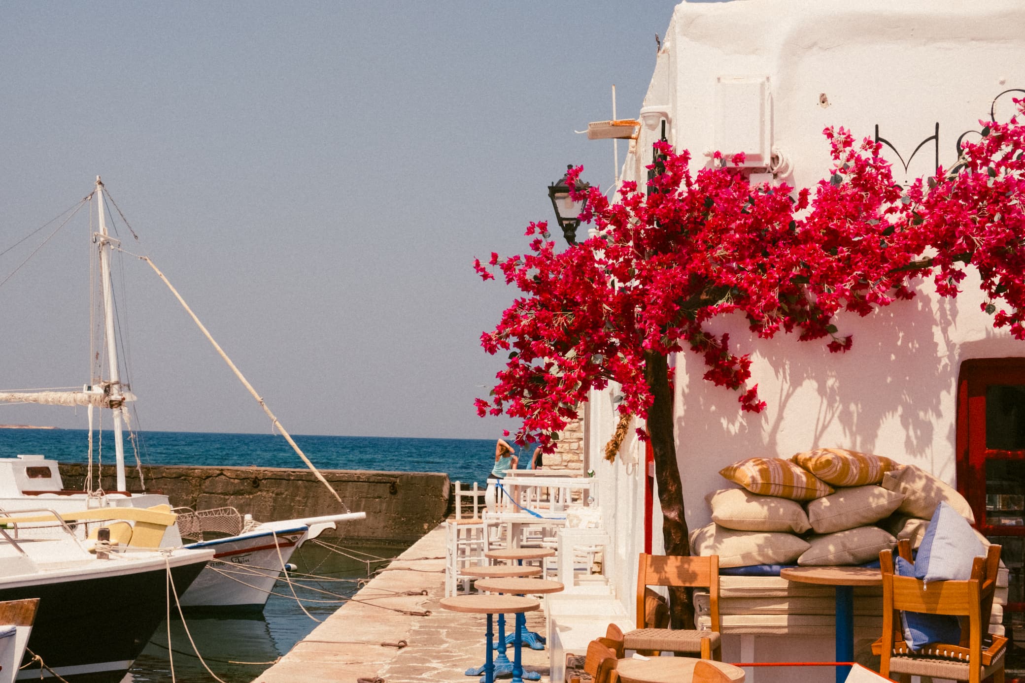 Choosing a Signature Scent for Your Summer Getaway