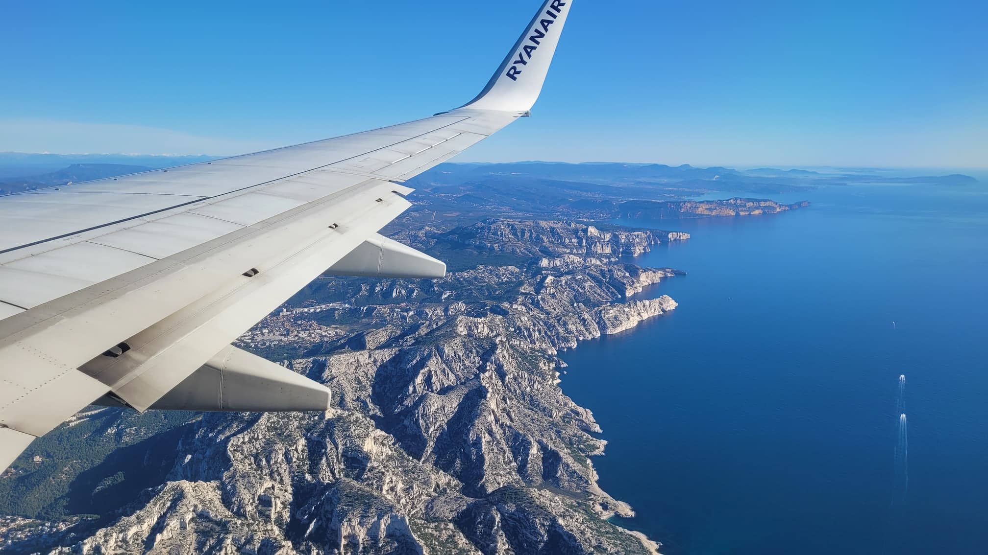 Travel-Friendly Fragrance Tips: Packing and Applying Perfume On the Go